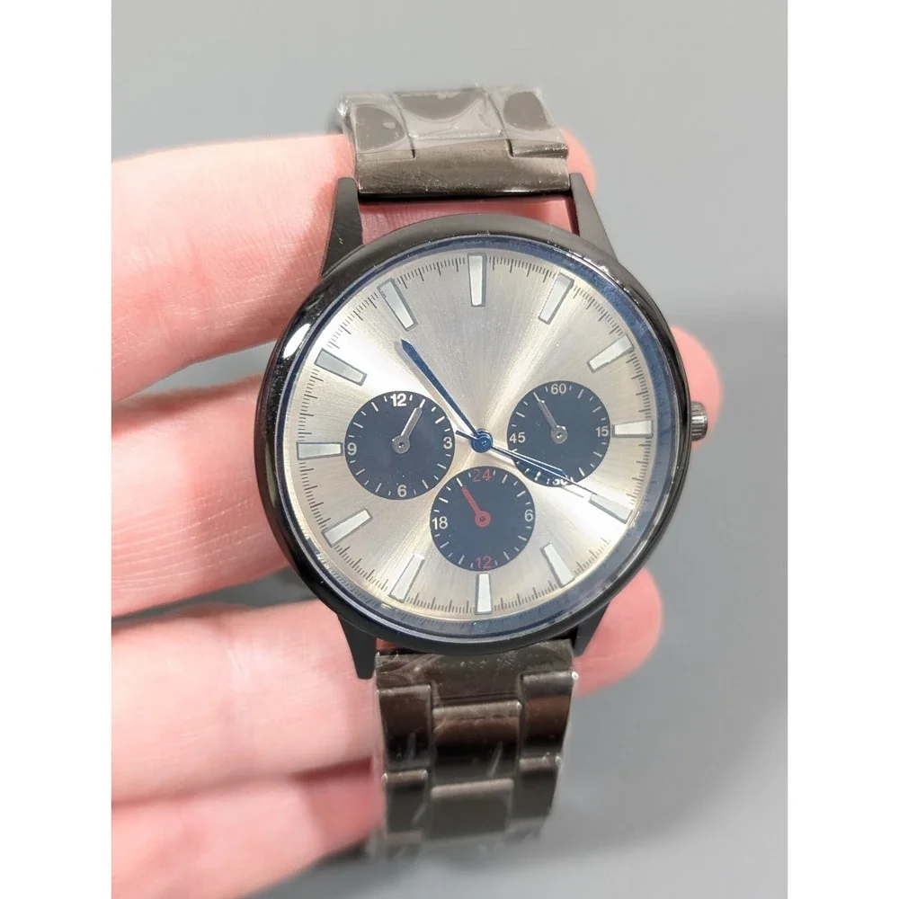 Men's Gunmetal Gray Chronograph Style Watch 41mm Metal Bracelet Gray Dial NIB